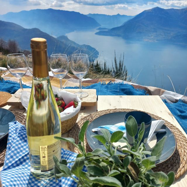 Varenna: Picnic Experience in the Italian Alps - Meeting at Piazza Martiri: start smart, start easy