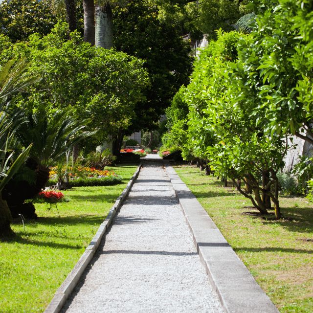 Villa Monastero in Varenna with aperitif - Audio guide in your pocket: seven languages and practical navigation