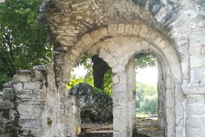 Walking tour: Tremezzo, Isola Comacina , Villa Balbianello - Stop 3: The Greenway del Lago di Como to Ossuccio Along an Old Roman Connection Road